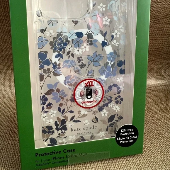 NIB kate spade phone case - Picture 2 of 3